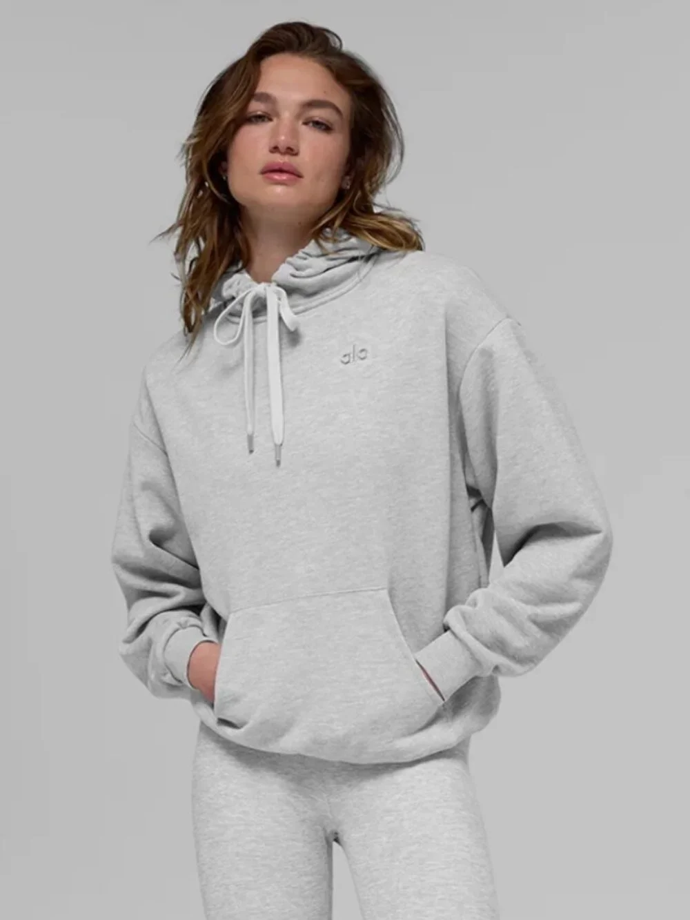 ALO Yoga | Accolade Hoodie in Gray